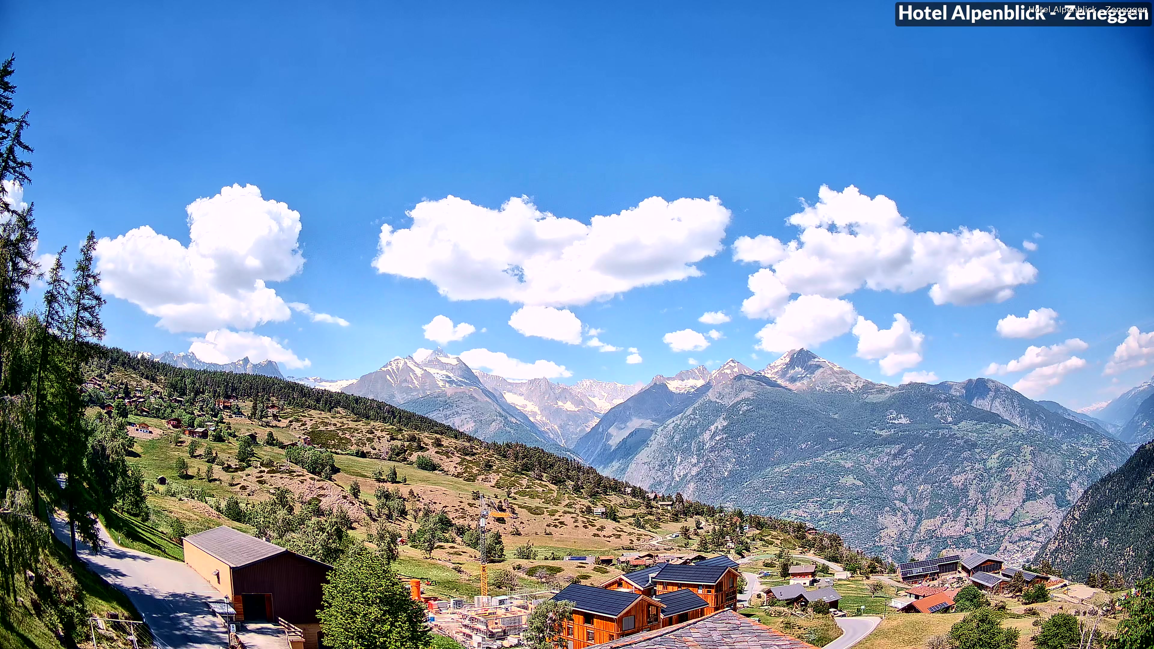 Webcam en direct — vue sur le Bietschhorn et les Alpes valaisannes depuis l'Hôtel Alpenblick Zeneggen